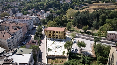 Yazar Alev Alatlı'nın adı Bursa'daki tarihi binada yaşatılıyor