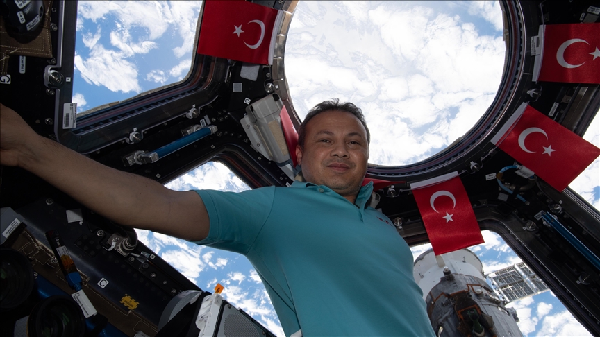 Türkiye'nin insanlı ilk uzay görevinin hikayesi "Ufkun Ötesinde" belgeseliyle izleyicilerle buluşacak