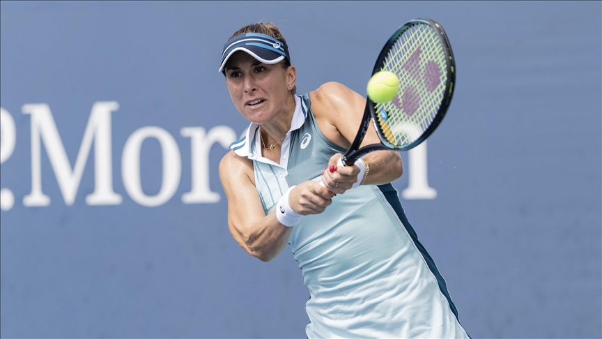 Bencic reaches 4th round in Australian Open as Osaka retires due to injury