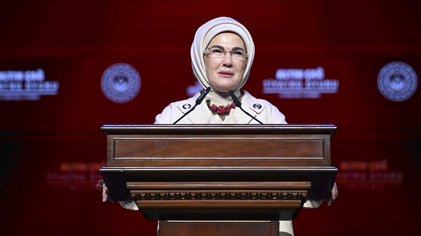 Emine Erdoğan: Devlet koruması altındaki çocuklarımızın güven ve huzurlu ortamda yetişmeleri önceliklerimizden olmuştur