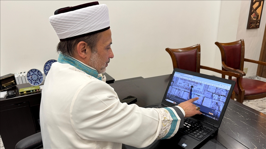 Tokyo Camisi İmam Hatibi Adem Levent'in AA'nın "Yılın Kareleri" oylamasında tercihi "İsmi silinirken" oldu