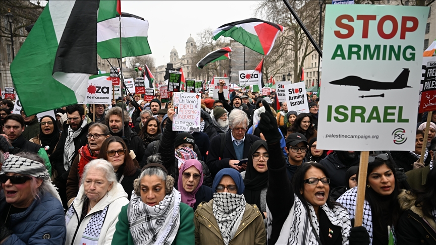 Londres: Plusieurs interpellations après des affrontements avec la police lors d'un rassemblement pro-palestinien