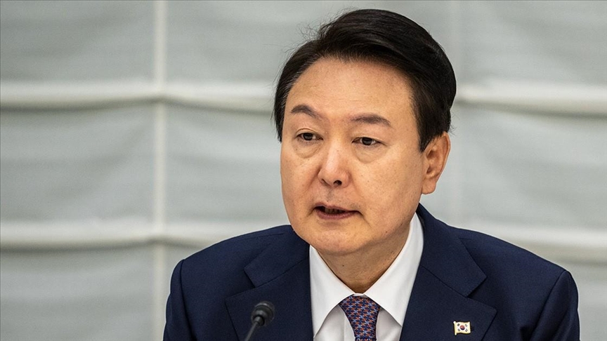 Yoon Suk-yeol becomes 1st sitting South Korean president to be arrested