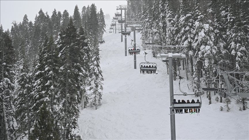 Ski lift accident in northern Spain leaves 10 injured