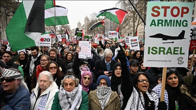 Several held in London after clashes with police as thousands gathered in pro-Palestinian rally