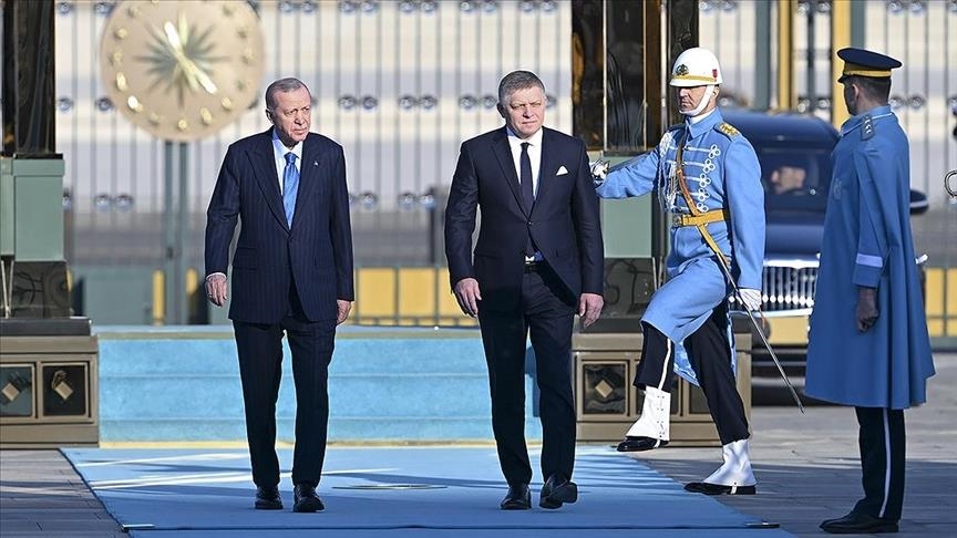 Премьер Словакии прибыл с визитом в Турцию