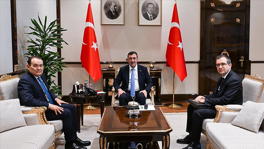 Cumhurbaşkanı Yardımcısı Yılmaz, Türk Yatırım Fonu Başkanı Amreyev'i kabul etti