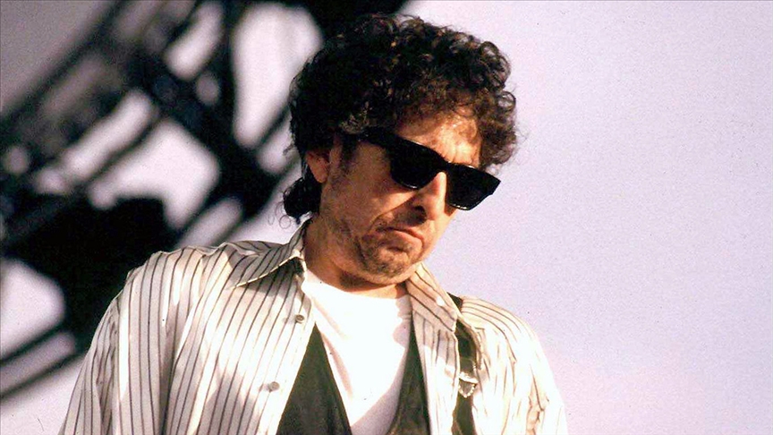 Bob Dylan'ın "Mr. Tambourine Man" şarkısının taslakları yarım milyon dolara alıcı buldu