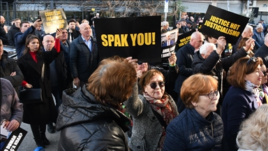 Çështja ndaj ish-kryeministrit Berisha, mbahet sërish protestë para SPAK-ut