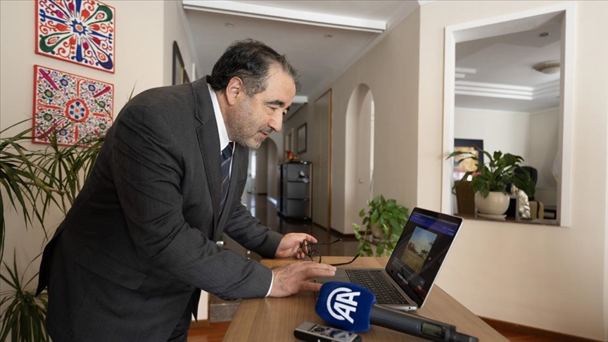 Peru'nun Ankara Büyükelçisi De las Casas, AA'nın "Yılın Kareleri" oylamasında "Kutlamalar" adlı fotoğrafa oy verdi