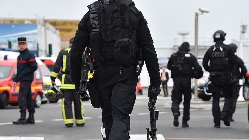 France : un homme nu, armé d’un couteau, abattu par la police dans une église