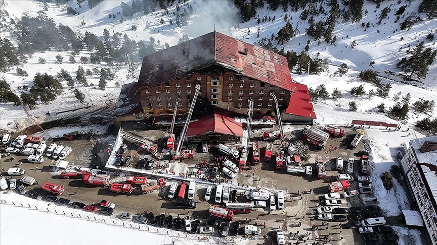 Kartalkaya'daki otel yangını soruşturmasında Bolu Belediye Başkan Yardımcısı ve İtfaiye Müdür Vekili gözaltına alındı