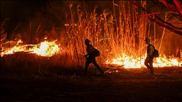 New rapidly-spreading fire erupts near Los Angeles, more than 500 acres burned