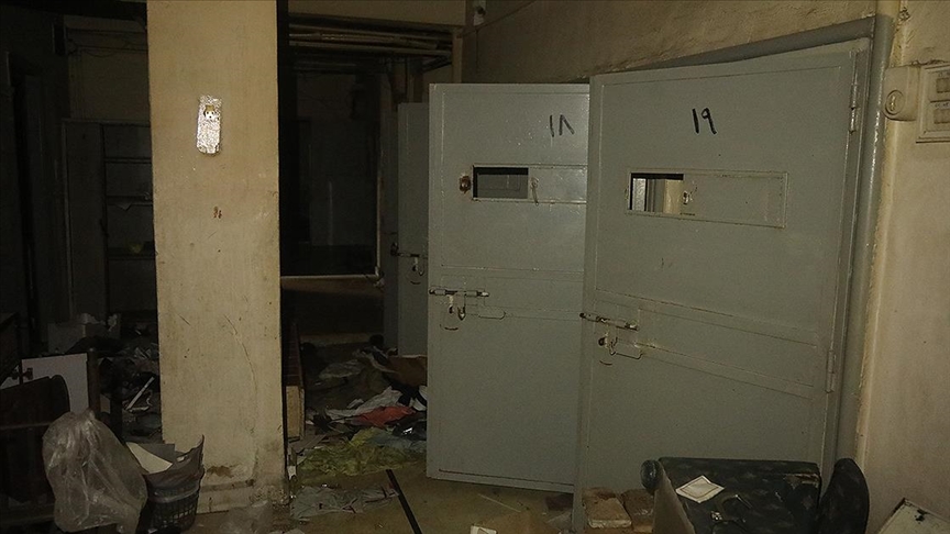 AA, Suriye'de onlarca yıl halkın korkulu rüyası olan Hava İstihbarat Şubesini görüntüledi