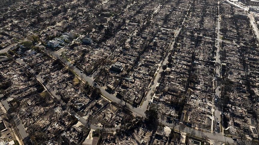 Zjarri i ri në Los Angeles përhapet në një sipërfaqe mbi 4 mijë hektarë