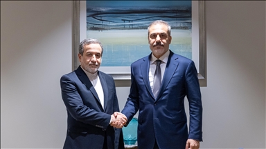 Türkiye's foreign minister, Iranian counterpart discuss regional issues