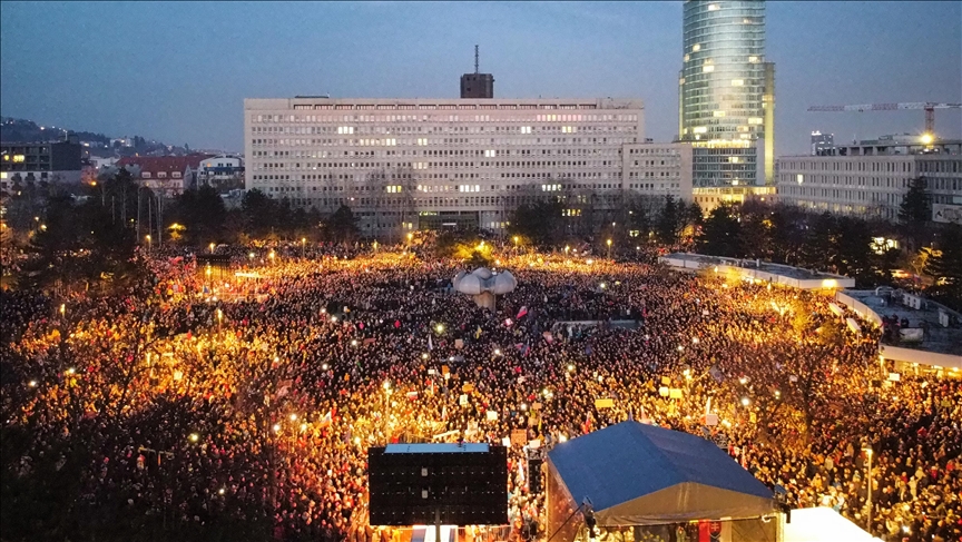 Masovni antivladini protesti u Bratislavi