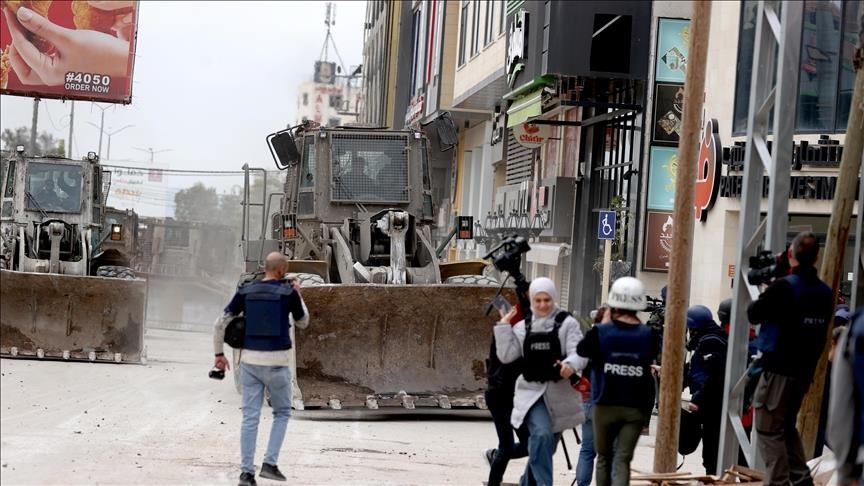 Israeli forces wound 5 Palestinians amid military operation in Jenin