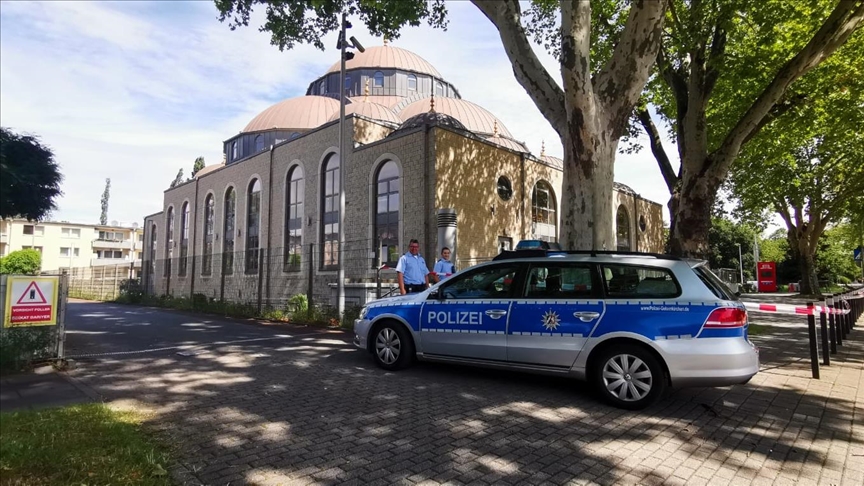 Bomb threat disrupts Friday prayer at mosque in western Germany