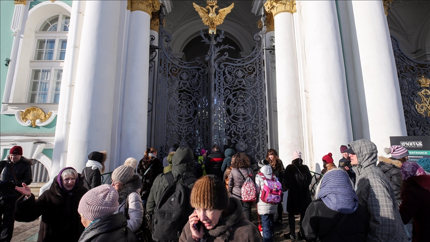 Посетителей Эрмитажа эвакуировали из-за сообщения об угрозе безопасности