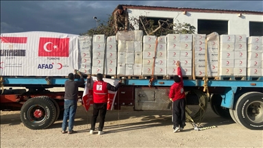 Turkish Red Crescent aid trucks begin crossing into Gaza