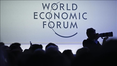 Experts at Davos warn that public debt is rising to worrying levels