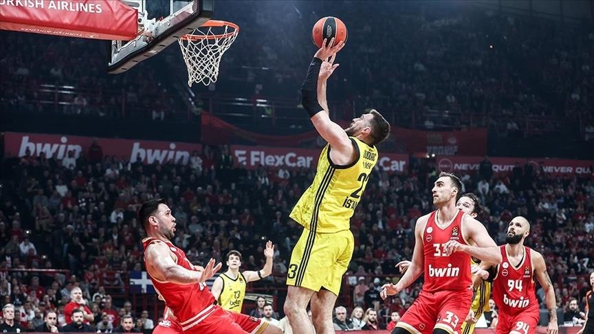 Fenerbahce Beko defeats EuroLeague leader Olympiacos 87-77