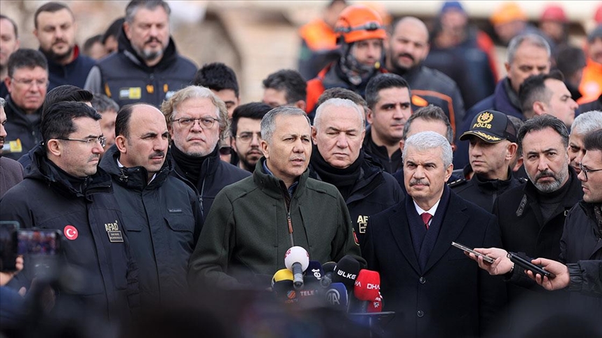 Kontrollü şekilde buradan enkazı kaldıracağız ve bu çalışmalarımızı bitireceğiz
