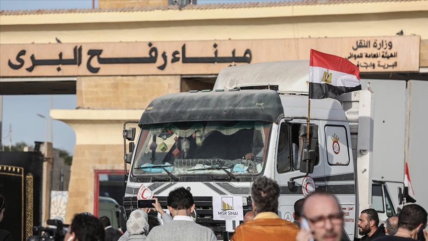 مصر تعلن إطلاق "أكبر قافلة مساعدات" إلى غزة