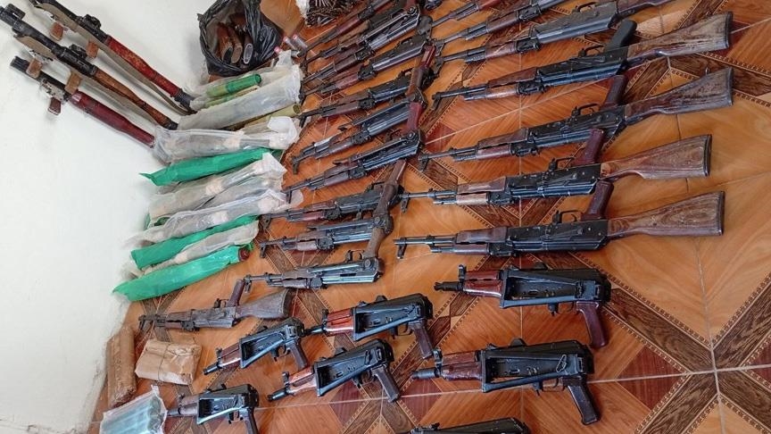 سوريا تعلن ضبط شحنة أسلحة "متجهة إلى حزب الله" بلبنان