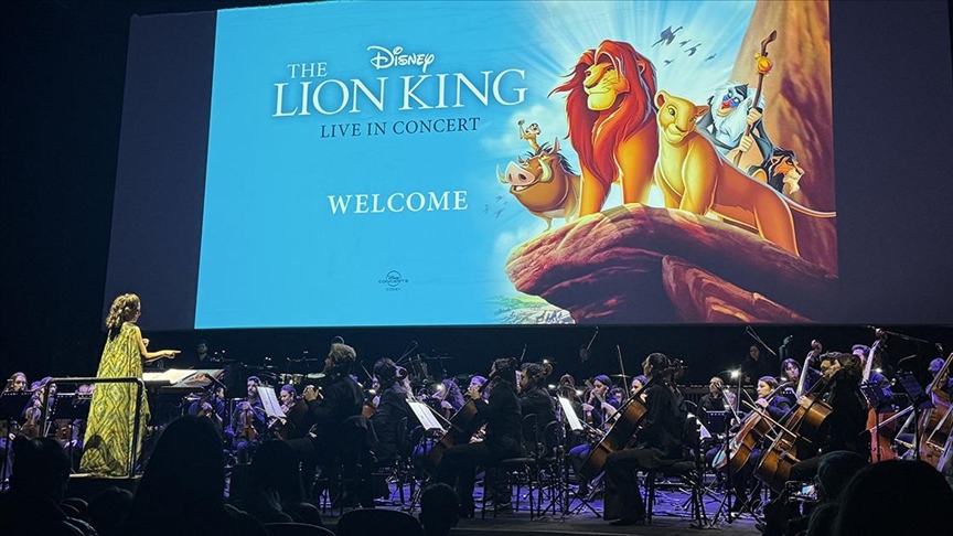 "The Lion King" filmi orkestra eşliğinde sanatseverlerle buluştu