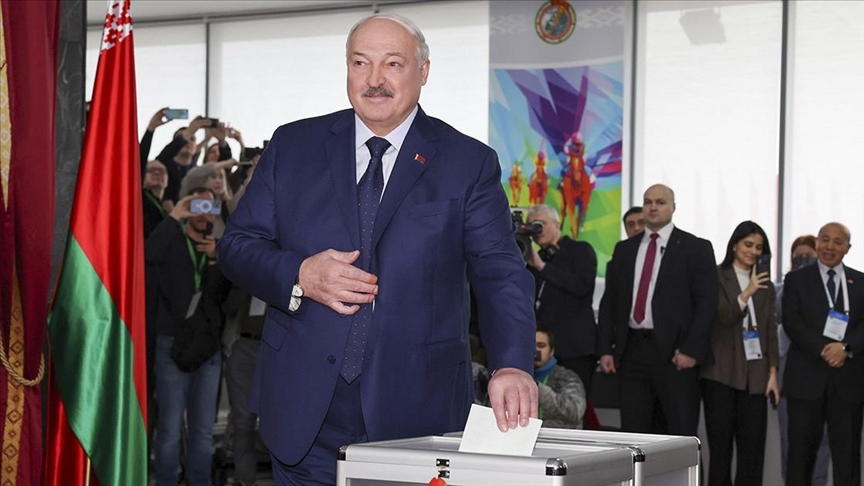 Экзитпол: на выборах президента в Беларуси лидирует Александр Лукашенко