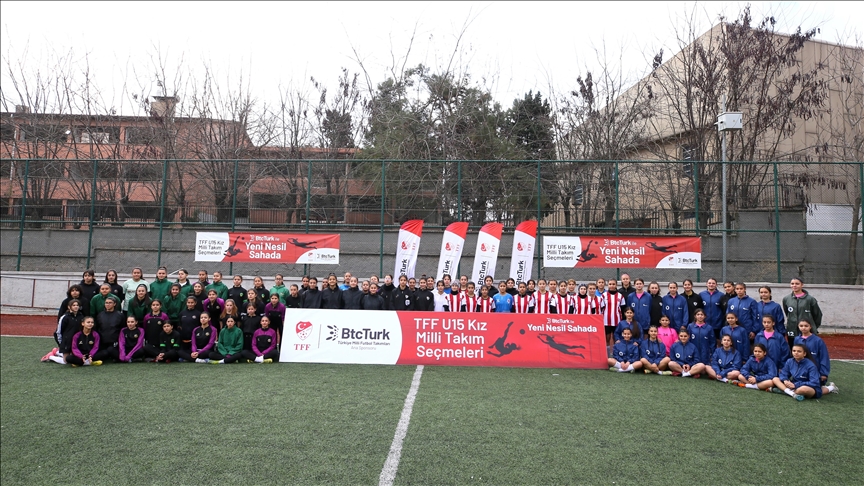 Gaziantep'te 17 yaş altı kız futbolcular milli takımlara girebilmek için yarıştı