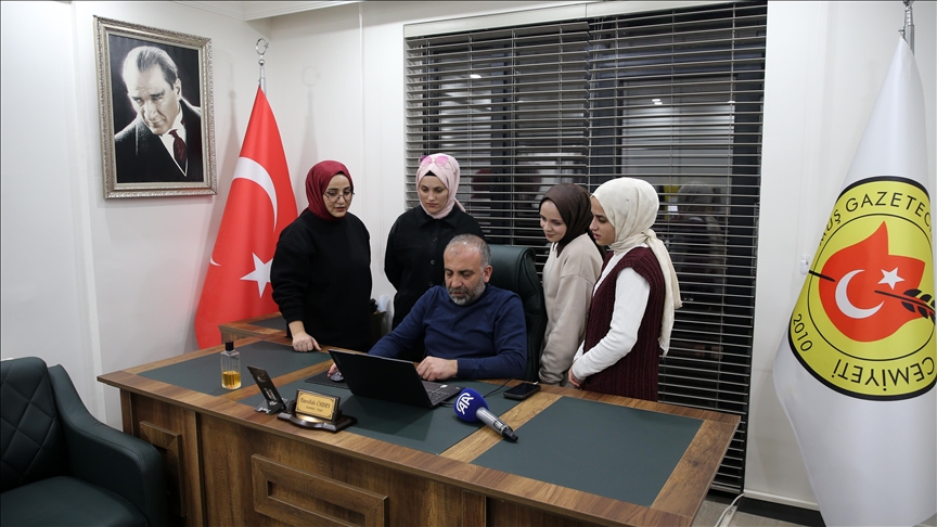 Muş'ta gazeteciler, AA'nın "Yılın Kareleri" oylamasına katıldı