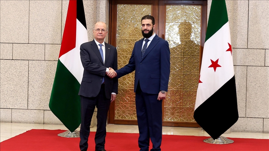 Palestinian premier meets Syrian administration leader in Damascus