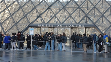 France : Macron annonce une rénovation majeure du Louvre avec une nouvelle entrée et un espace dédié à la Joconde