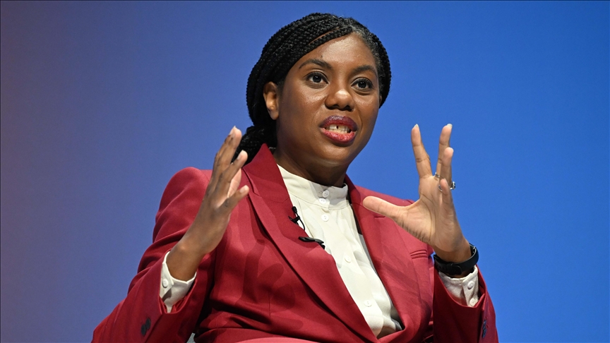British premier, opposition leader clash over employment rights bill