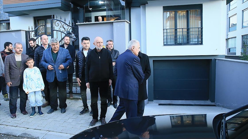 Binali Yıldırım'dan Kartalkaya'daki yangında yakınlarını kaybeden Gültekin ve Güner ailelerine taziye ziyareti