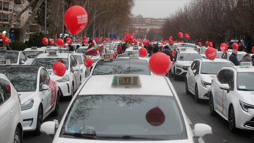 Таксисти од цела Шпанија протестираат поради порастот на премиите за осигурување на возилата