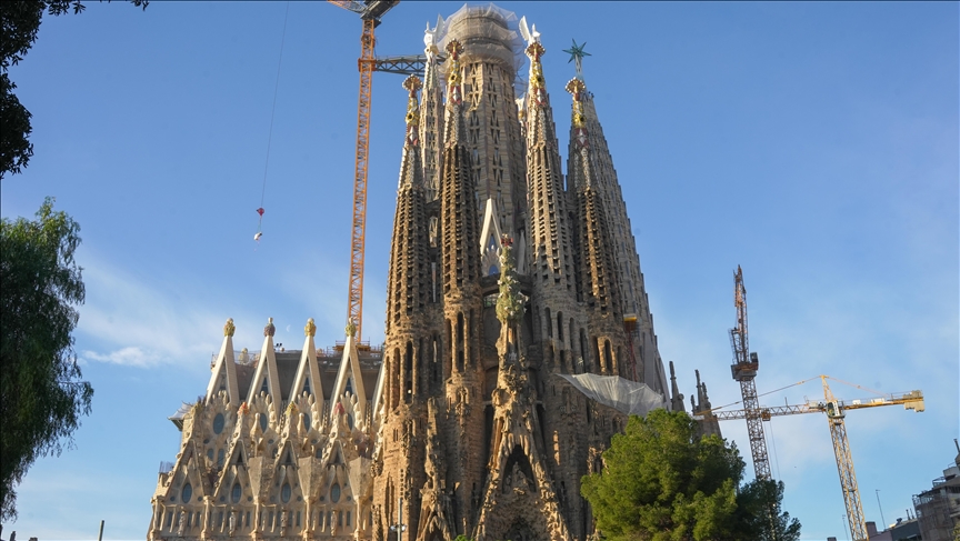 Ndërtimi i Bazilikës La Sagrada Familia në Barcelonë drejt fundit