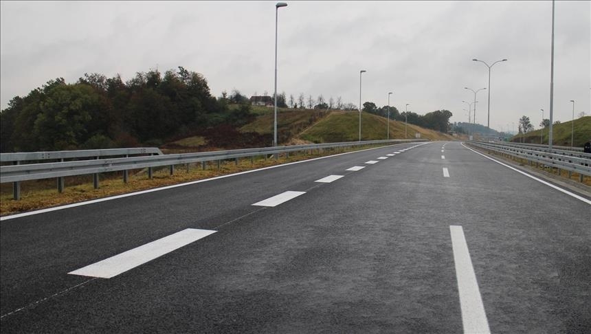 U zemljama regiona saobraća se po mokrim i klizavim cestama