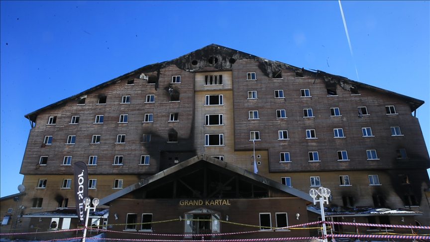 Kartalkaya'daki otel yangınına ilişkin tutuklanan mutfak çalışanından "yangın tüpü bulamadığı" iddiası   