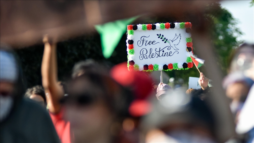 Trump, Filistin destekçisi öğrencilerin sınır dışı edilmesine kapı aralayan "antisemitizm" kararnamesini imzaladı