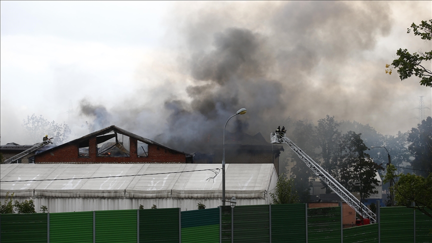 4 helicopters battle major fire in northwest Moscow