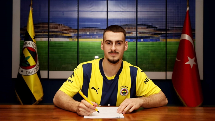 Fenerbahçeli yıldıza Emre Belözoğlu kancası: "Gel yerin hazır"