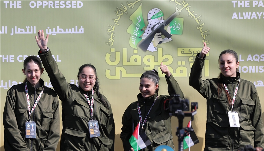 تباين واضح.. الأسرى الفلسطينيون منهكون والإسرائيليون بصحة جيدة (تقرير)