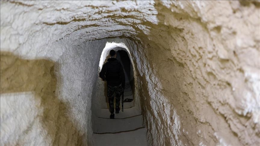 Zbulohet tunel i ri i terroristëve të PKK-së në një fabrikë çimentoje në veri të Sirisë