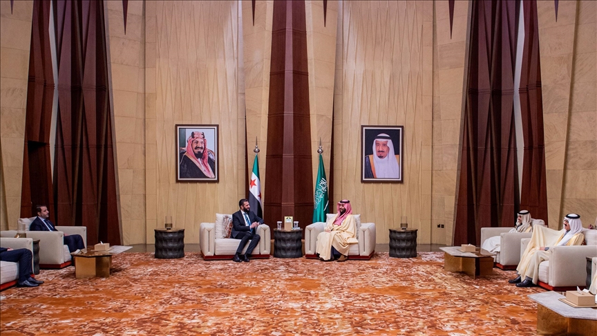 ولي العهد السعودي والشرع يبحثان سبل دعم أمن واستقرار سوريا