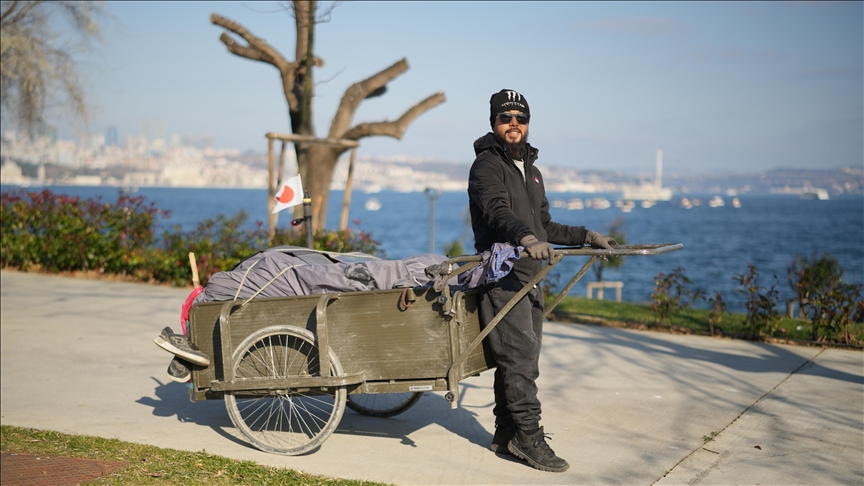 Japonezi që udhëton nëpër botë me karrocë dore, mahnitet nga mikpritja në Türkiye