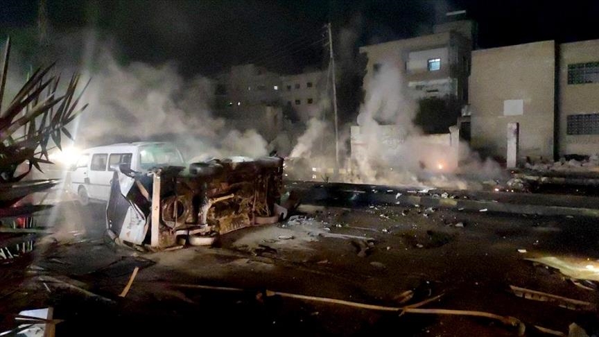 تەقینەوەی ئۆتۆمبێلێکی بۆمبڕێژکراو لە منبج گیانلەدەستدانی ١٧ کەس و برینداربوونی ١٦ کەسی دیکەی لێکەوتەوە